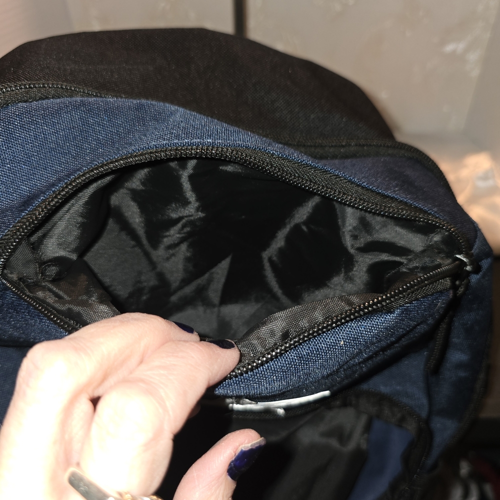 MARVEL CAPTAIN AMERICA BACKPACK - image 7